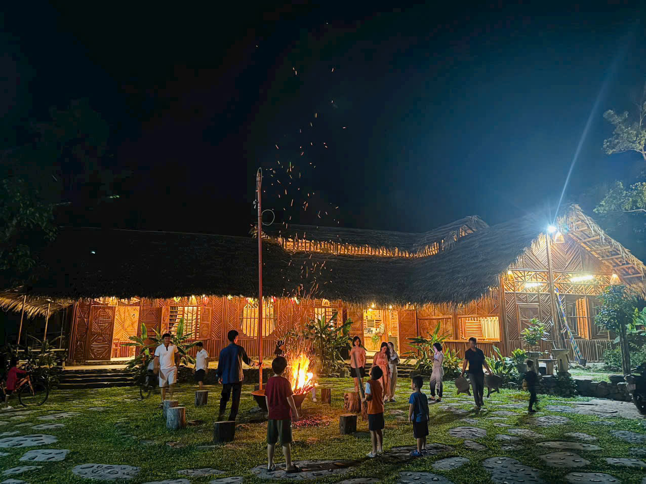 Văn hoá Dao & lửa trại